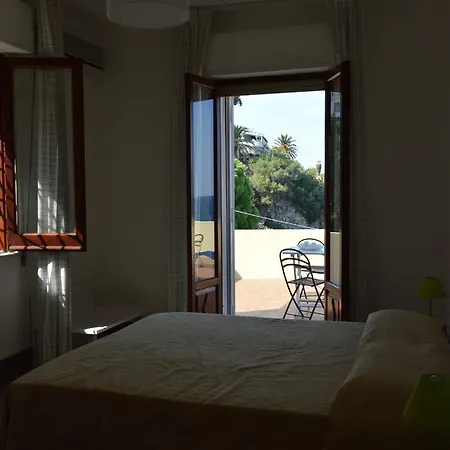 Lucia Bed & Breakfast